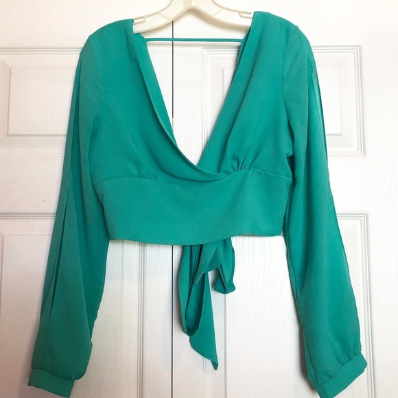 Flowy, Open-back, Crop Top - Picture 4 of 5